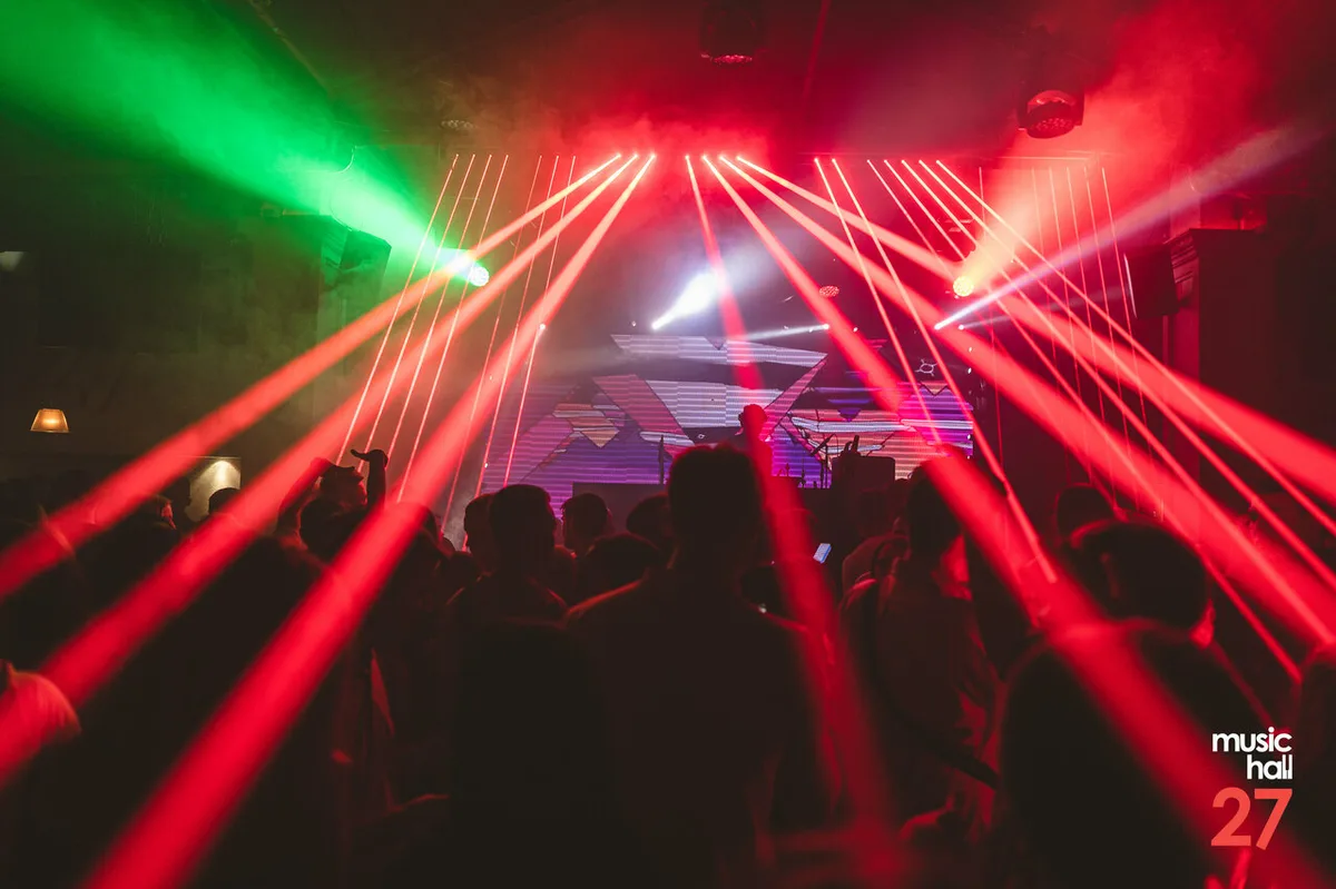 MusicHall27